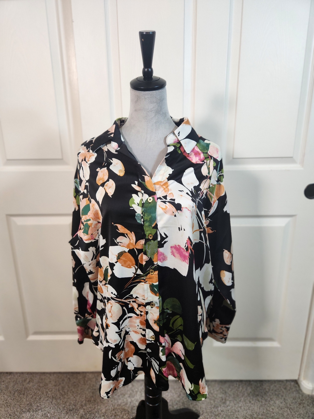 entro Floral Button-Down Shirt in Black with Multicolor Print